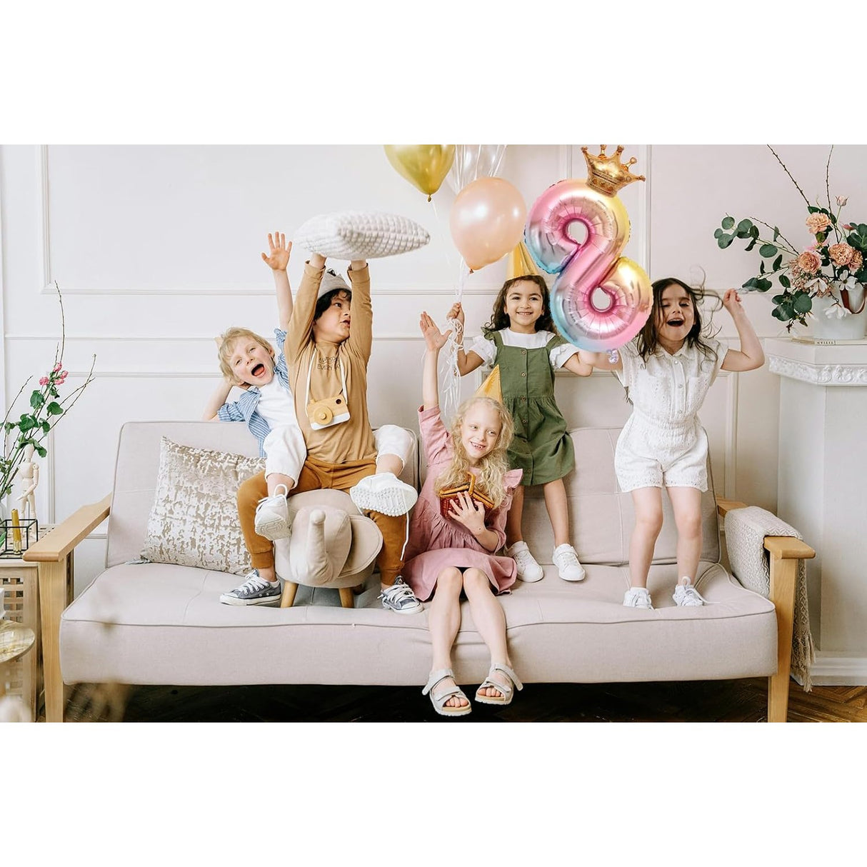 Balon din Folie Metalizata, Vivimall, Figurina Cifra Gradient, Tema Aniversare 80 cm, Ambalaj Individual, Pai inclus, Umflare cu Aer sau Heliu, Coronita, Cifra 8 - vivimall.ro