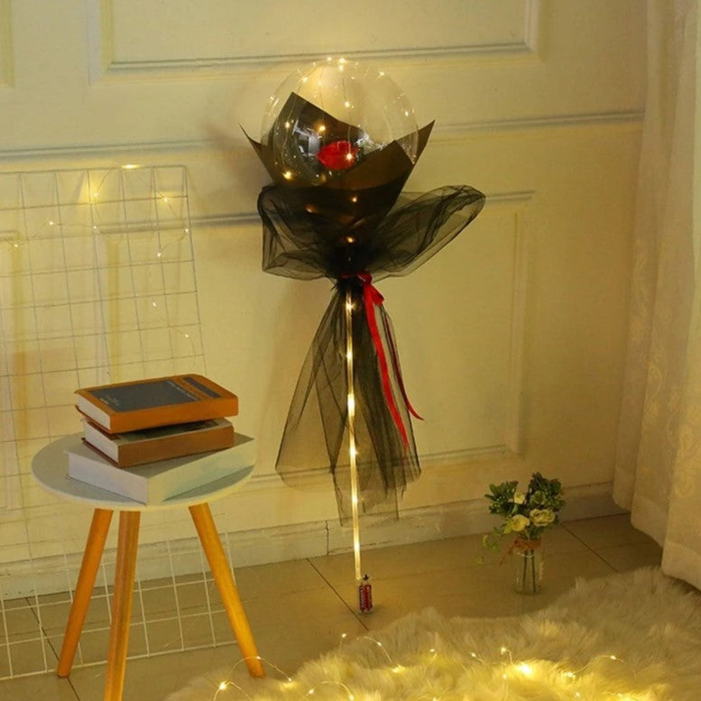 Rózsa LED fényű lufiban, csokor alakú, 35 cm átmérőjű