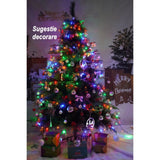 Műfenyő, piros fenyőtobozokkal díszítve, beltérre és kültérre, magasság 150 cm, átmérő 104 cm, 323 ág, fém talppal