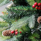 Műfenyő, piros fenyőtobozokkal díszítve, beltérre és kültérre, magasság 150 cm, átmérő 104 cm, 323 ág, fém talppal