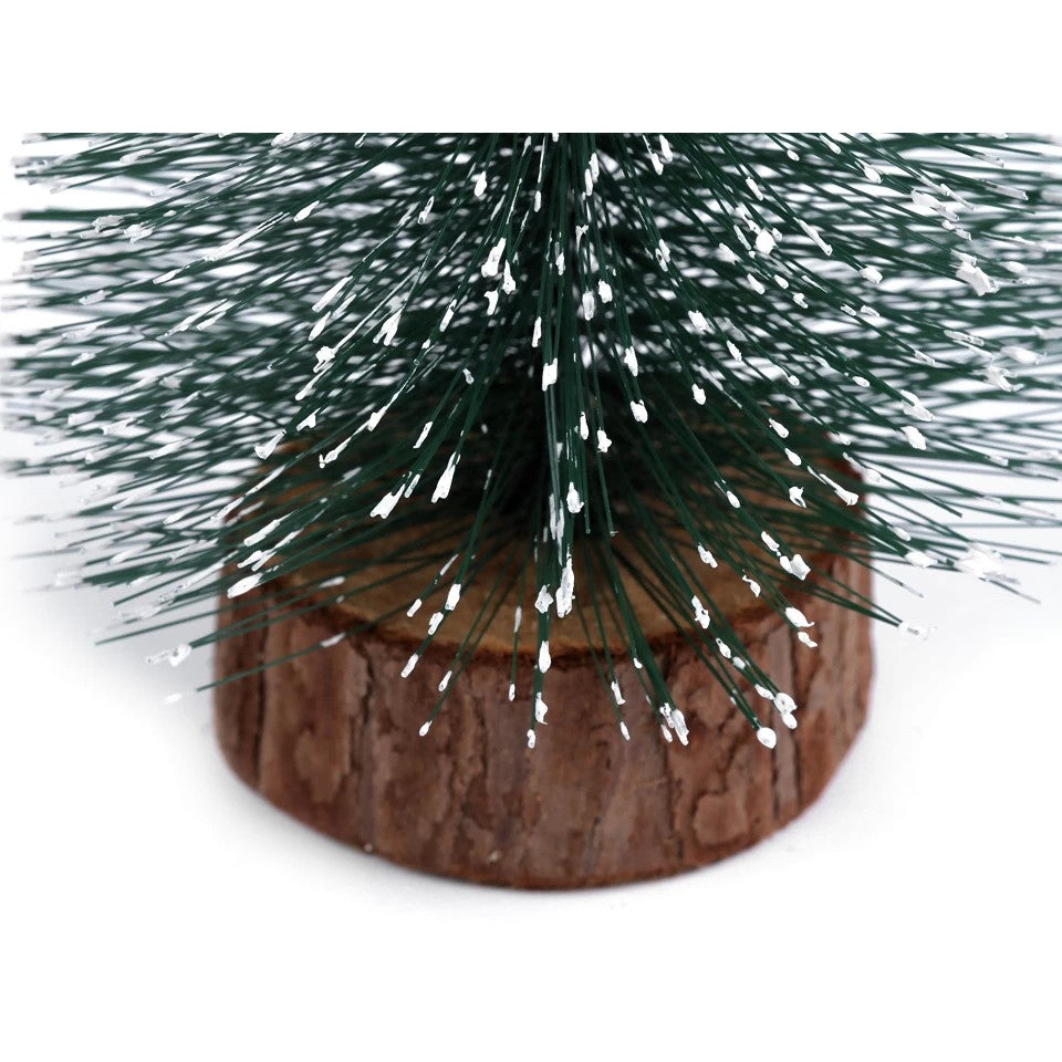 Műfenyő, asztaldísz, fa állványon, 25 cm magas