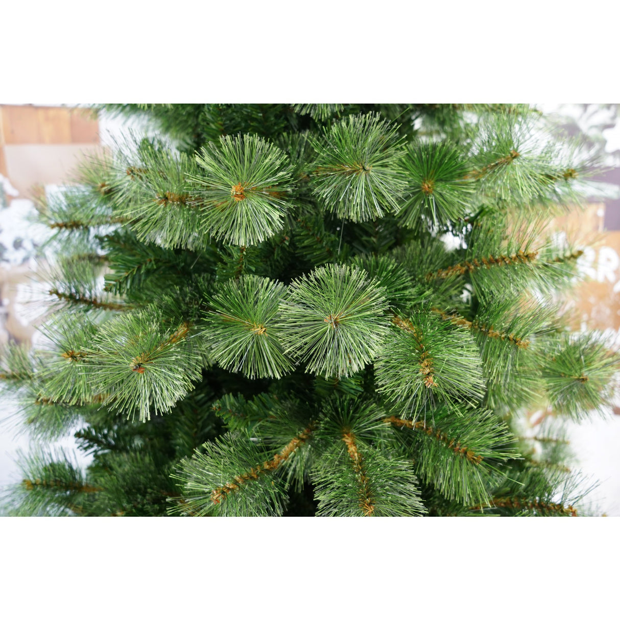 Műfenyő karácsonyfa, prémium gazdagon díszítve, magasság 240 cm, 1420 ág, fém talppal