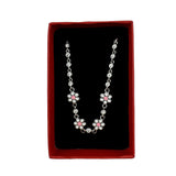 Detaliu model floare cu zirconiu și email roz pe brățară argint 925 Jolie, lungime 22 cm, 4,4 g