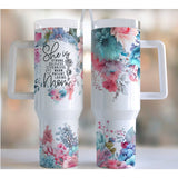 Cana Termos din Plastic, Vivimall, pentru Bauturi Calde si Reci, cu Maner, Imprimeu Floral, cu Mesaj pentru Mama, Alb, 10x7.6x27.5 cm - vivimall.ro