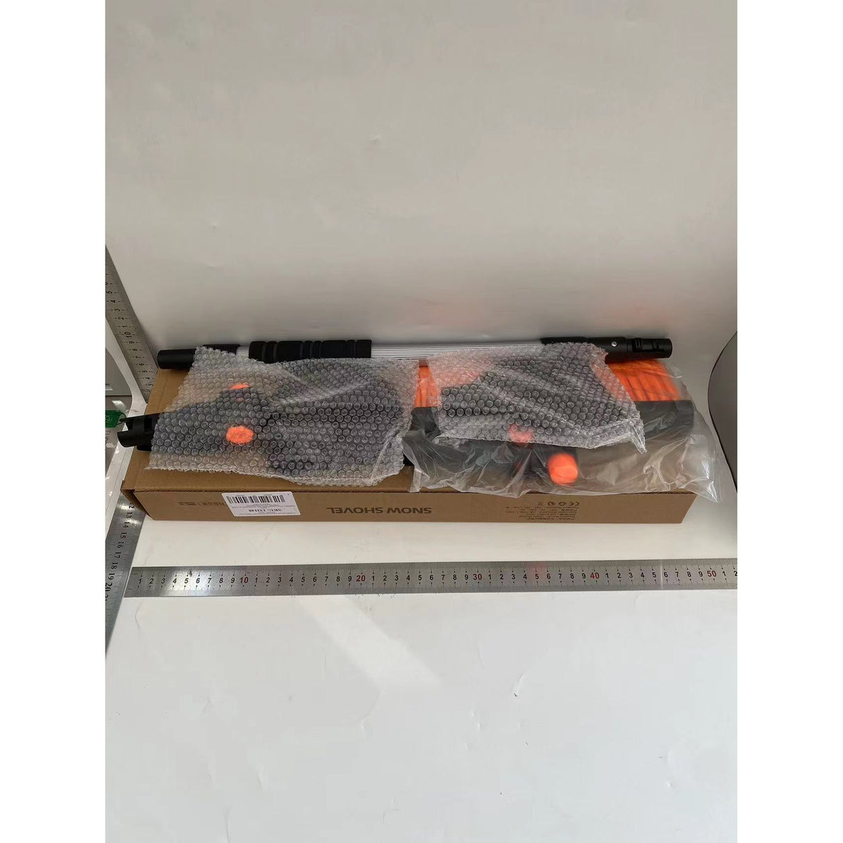 Racleta Auto pentru Zapada cu Doua Capete, Vivimall, Dezapezire Masina, cu Maner Lung, Ergonomica, Detasabila, pentru Geamuri si Caroserie, Usor de Utilizat, 48 cm- 78 cm, Gri inchis - vivimall.ro