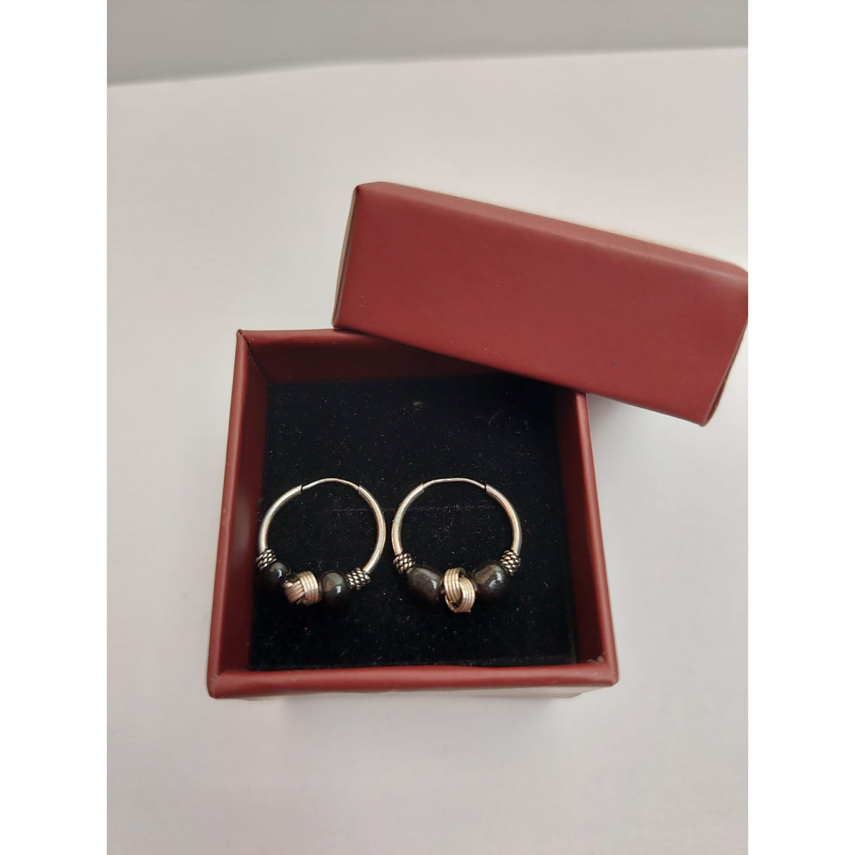 925 ezüst kreol fülbevaló 12 mm fekete kövekkel, jolie ezüst, 1.2G