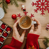 Set 12 Servete pentru Masa si Suporturi de Pahare/Tacamuri, Vivimall, Scris Merry Christmas, 6 Servete 25x35 cm, 6 Suporturi de 10x10 cm, Rosu - vivimall.ro