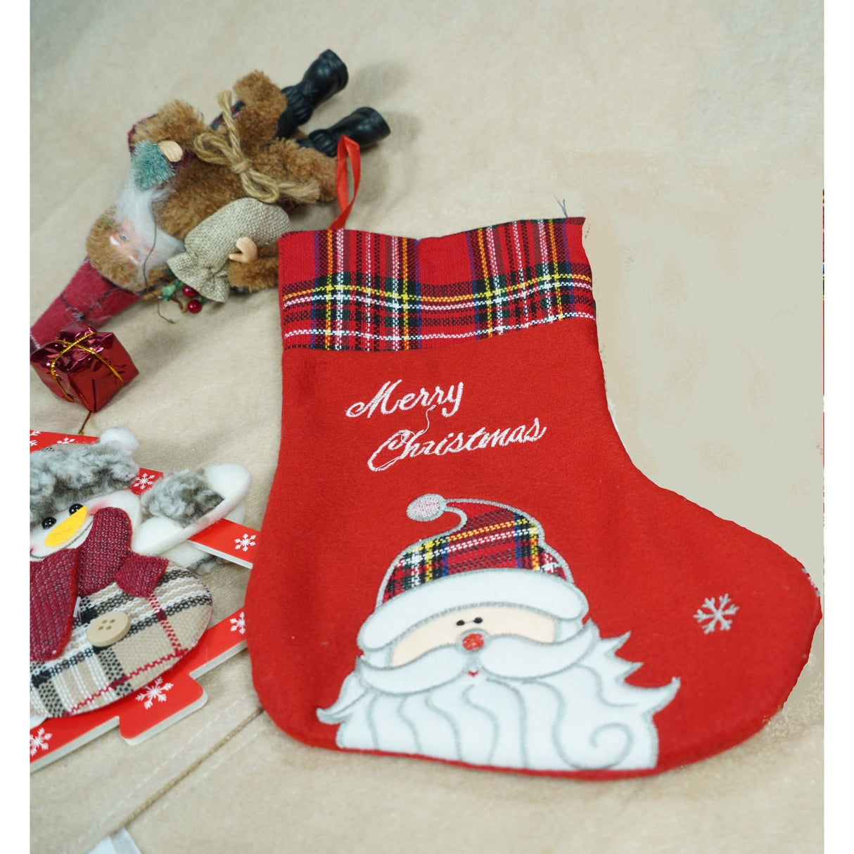 Ciorap Cadouri, culoare rosie, imprimeu Mos Craciun ,marimea 15x30 cm, Vivimall - vivimall.ro