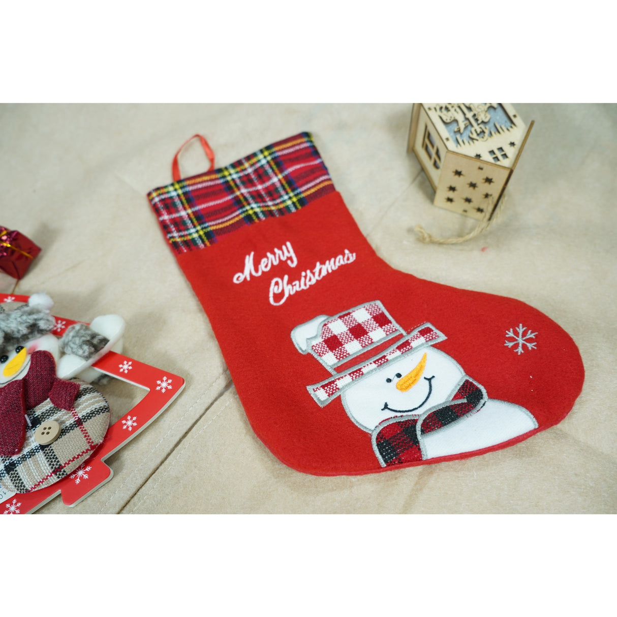 Ciorap Cadouri, culoare rosie, imprimeu om de zapada,marimea 15x30 cm, Vivimall - vivimall.ro