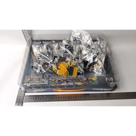 Set de Constructie Masina de Curse, Vivimall, 14.4x5.6x4.5 cm, 341 de Piese, Masina Sport cu Pilot, 6 ani, Gri - vivimall.ro