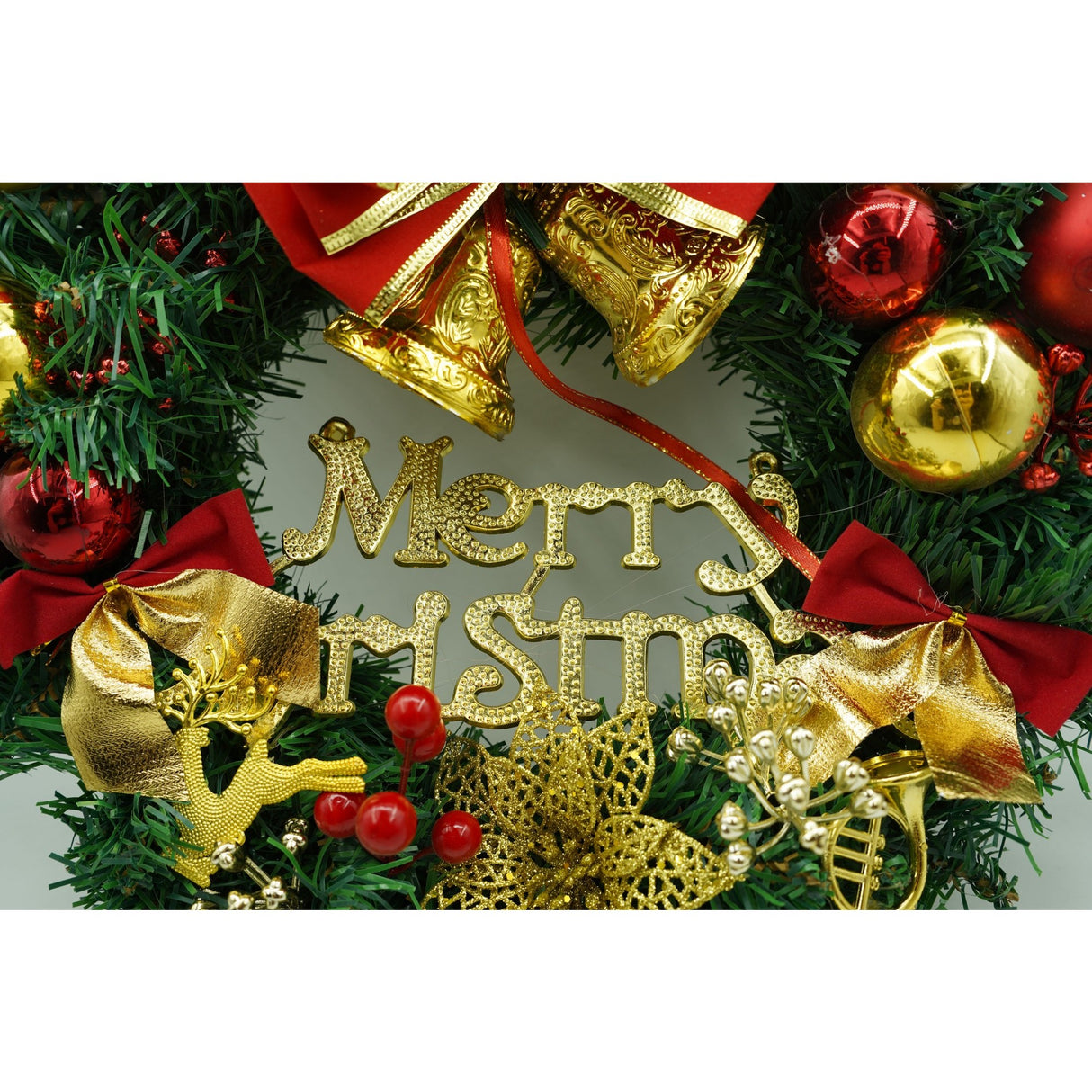 Karácsonyi koszorú ajtóra, piros/zöld, 40 cm, PVC, műbőr, díszített, beltéri/kültéri
