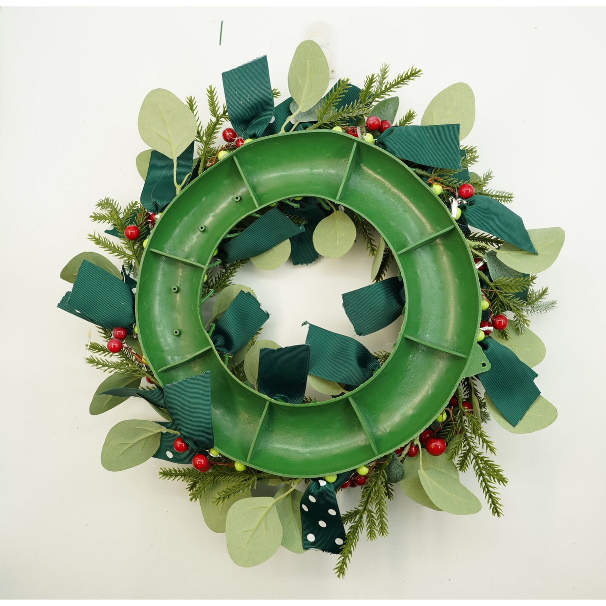 Karácsonyi koszorú ajtóra, piros, 40 cm, PVC, mű, díszített, beltéri/kültéri