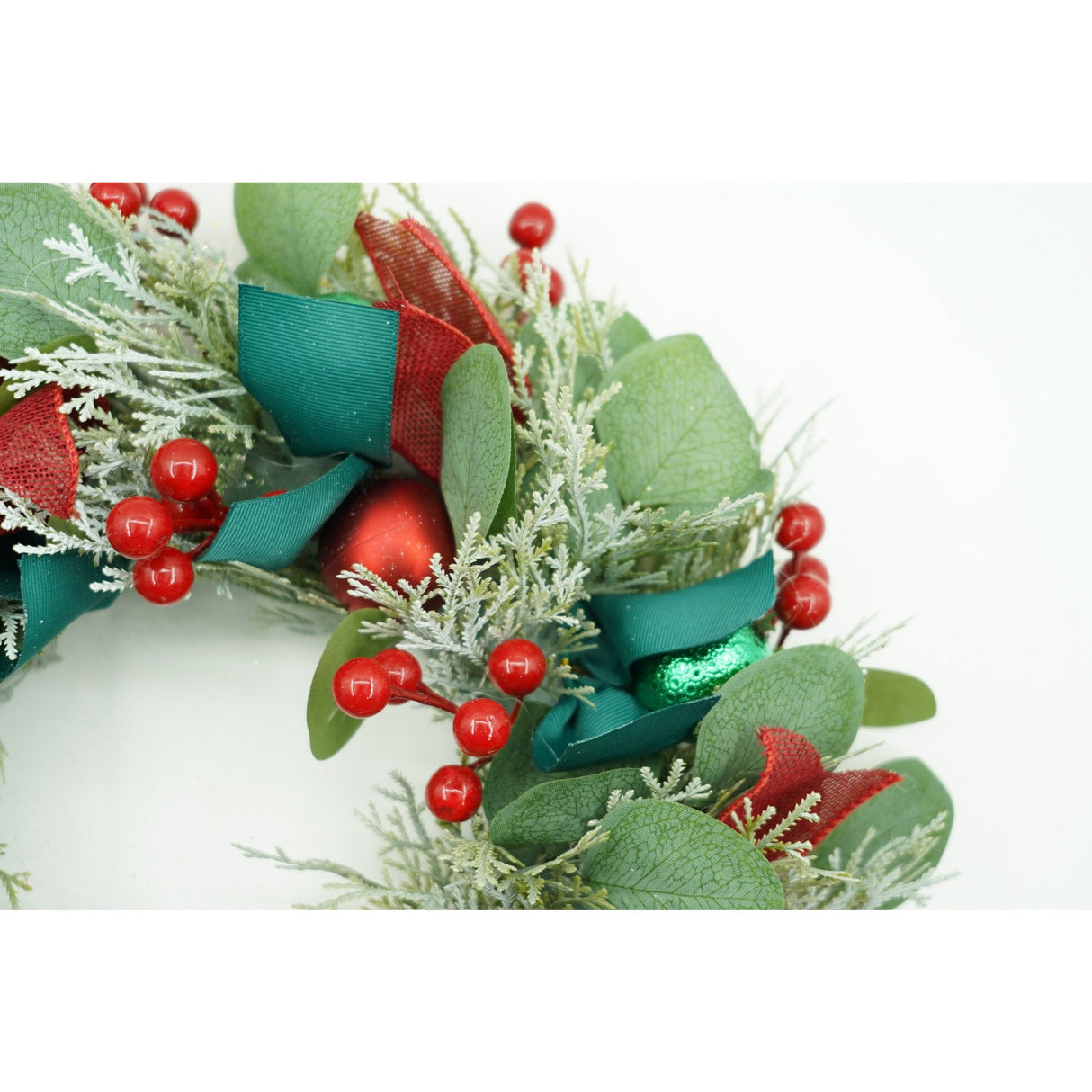 Karácsonyi koszorú ajtóra, piros, 40 cm, PVC, mű, díszített, beltéri/kültéri