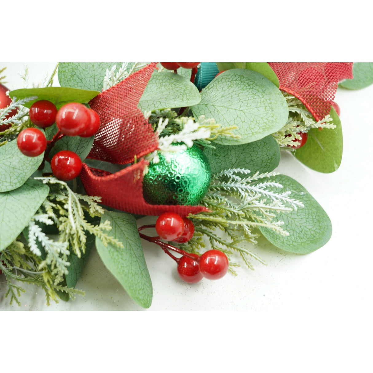 Karácsonyi koszorú ajtóra, piros, 40 cm, PVC, mű, díszített, beltéri/kültéri