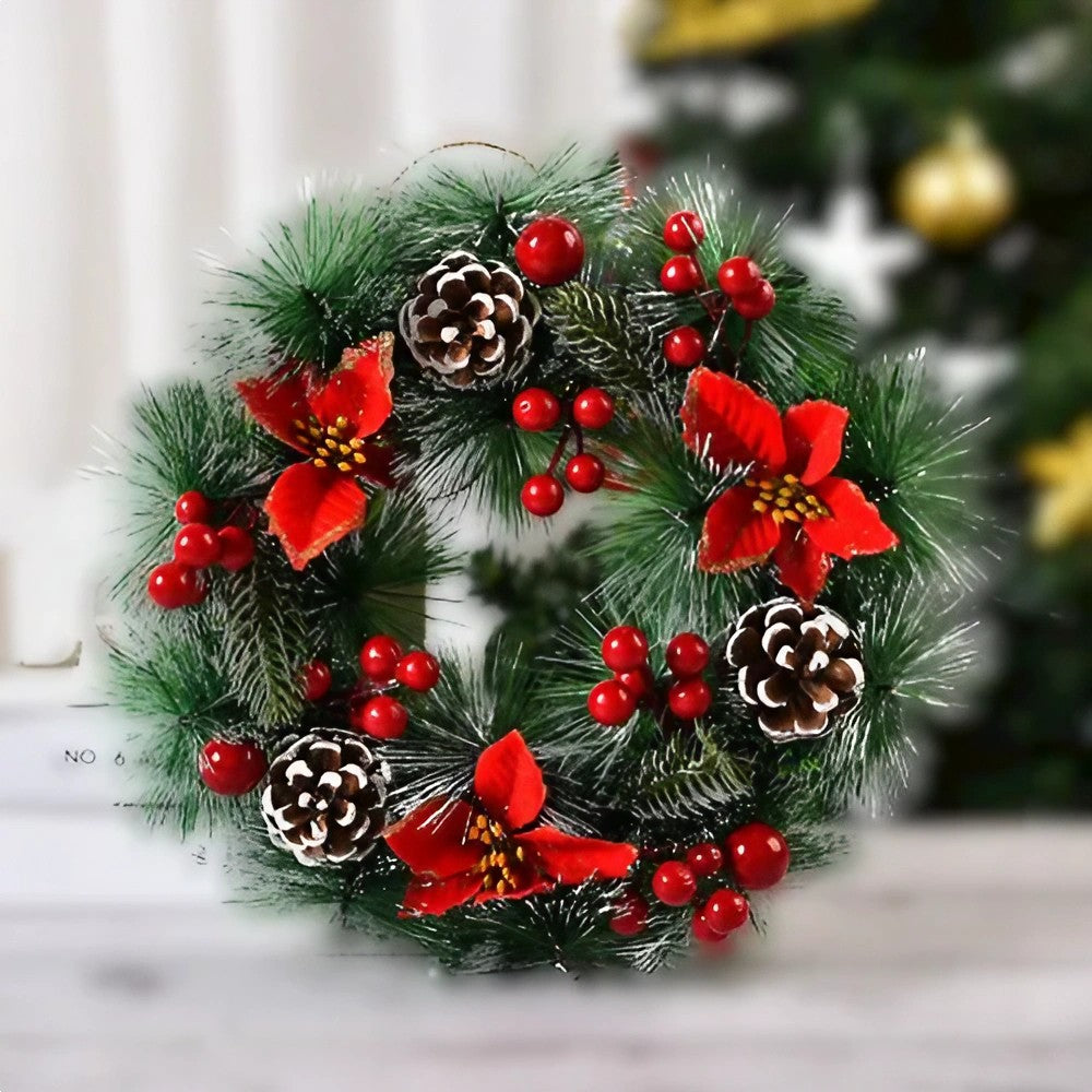 Karácsonyi koszorú, átmérője 32 cm, műfenyőből, tobozokkal és áfonyával díszítve, 3 piros masnival. /Fehér