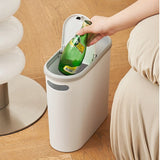 Coș gunoi Flippy cu capac ridicat la 90°, sistem push-button, design slim oval