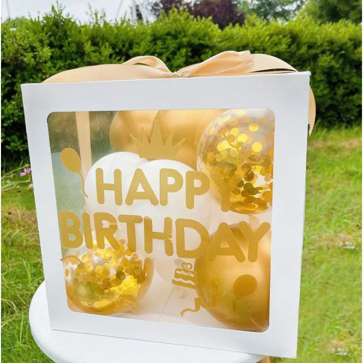 Cutie pentru Baloane, Vivimall, Tematica Aniversare, Model Scris Happy Birthday, Baloane Aurii, Albe si Panglica Incluse, Contur Alb, Transparenta, 30x30 cm - vivimall.ro