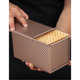 Tava pentru Paine, Vivimall, din Otel Carbon, 450 g, cu Capac, Antiaderenta, 21 x 11 x 11.5 cm, Roz Auriu - vivimall.ro