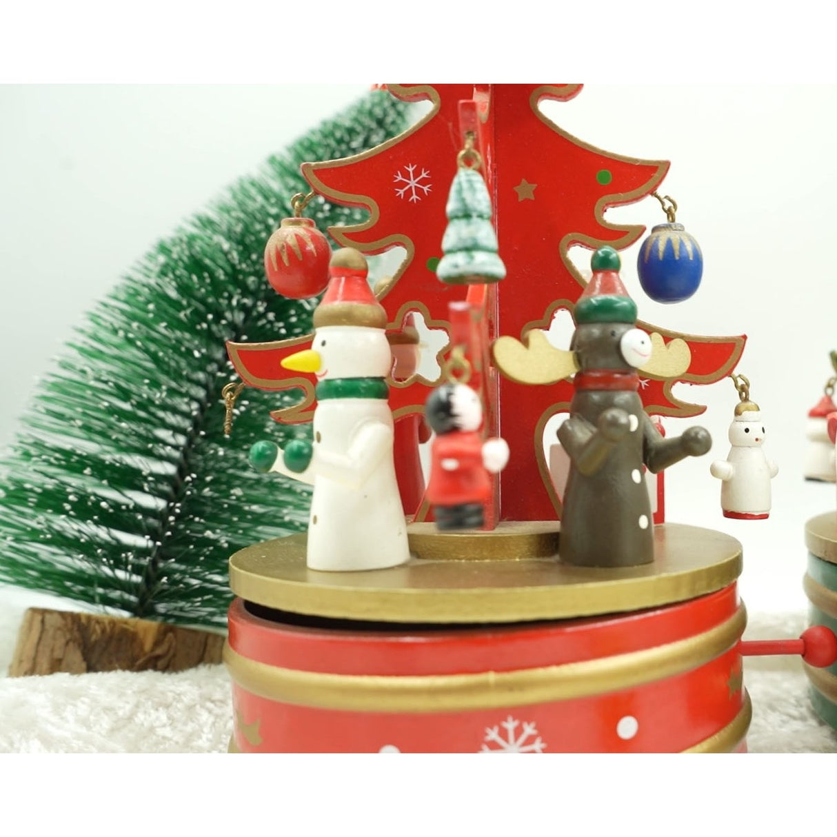 Cutiuta muzicala decorata de Craciun, Bradut, Rosu, din Lemn, 12 cm x 22 cm, Interior, Vivimall - vivimall.ro