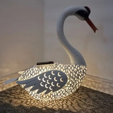 Decoratiune de Gradina cu Lampa solara, Flippy, Model Lebada, Iluminare Led si Incarcare Solara, 39.5 x 35.5 x 14 cm, din Fier, Alb - vivimall.ro