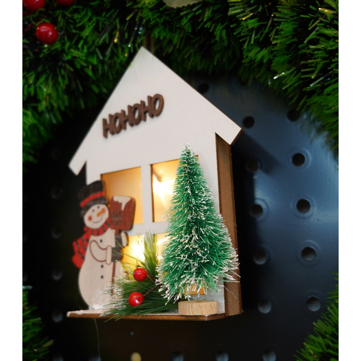 Decoratiune luminoasa, Vivimall,  Om de zapada, alb, lungime: 13 cm, latime: 5 cm, inaltime: 17 cm, lemn, interior/exterior - vivimall.ro