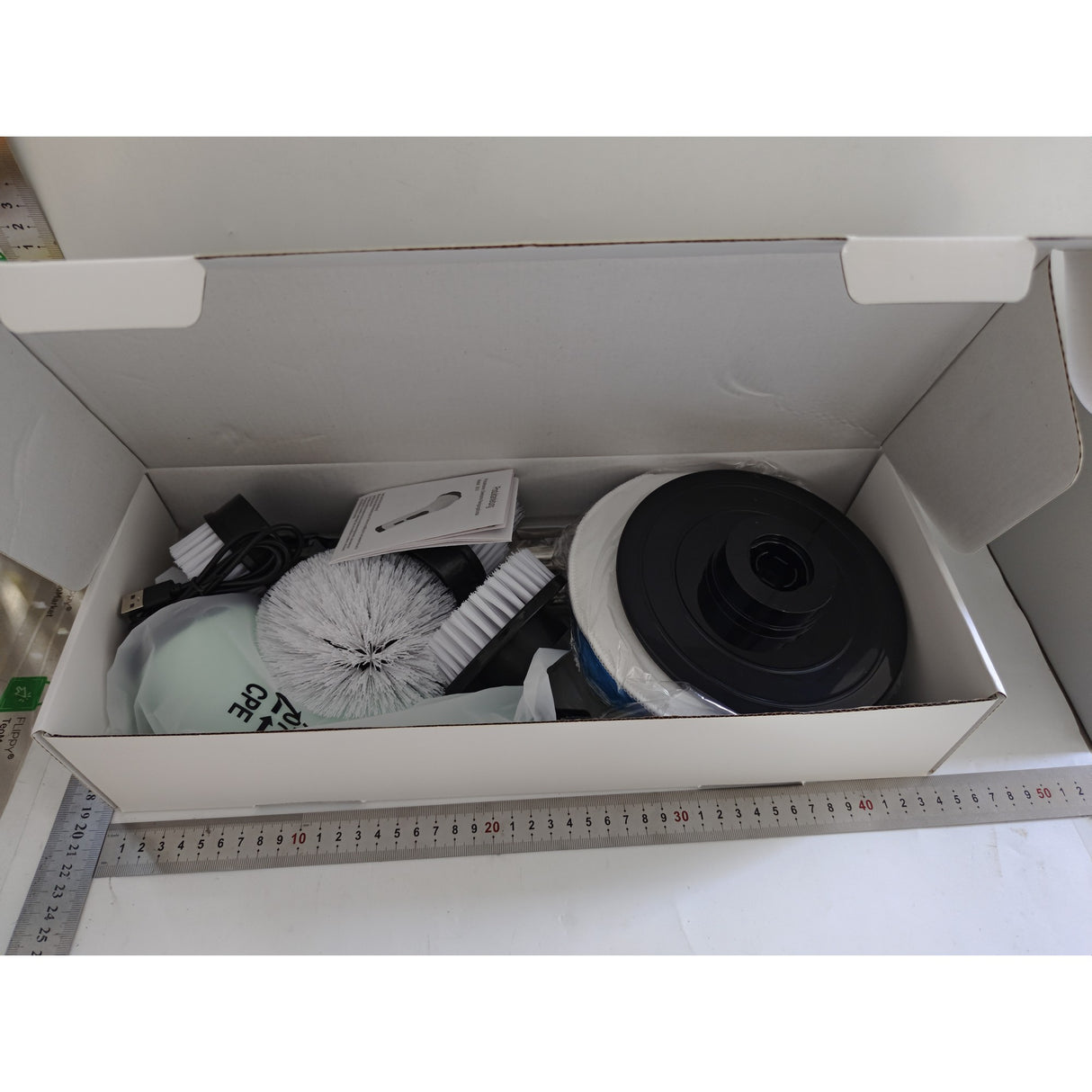 Perie Electrica de Curatare, Vivimall, pentru Gresie, Baie, Bucatarie, 25x20x9.5 cm, cu 9 Capete, Maner Extensibil Detasabil 84-127cm, Incarcare USB-Type C, Rotire 360 de Grade, 3000 mAh, Culoare: Verde - vivimall.ro