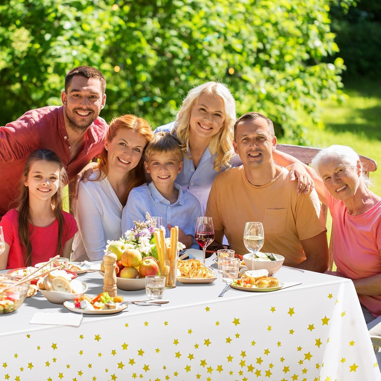 Fata de Masa, Vivimall, din Folie, Imprimeu Stele Aurii, Impermeabila, 137 x 183 cm, Alb - vivimall.ro