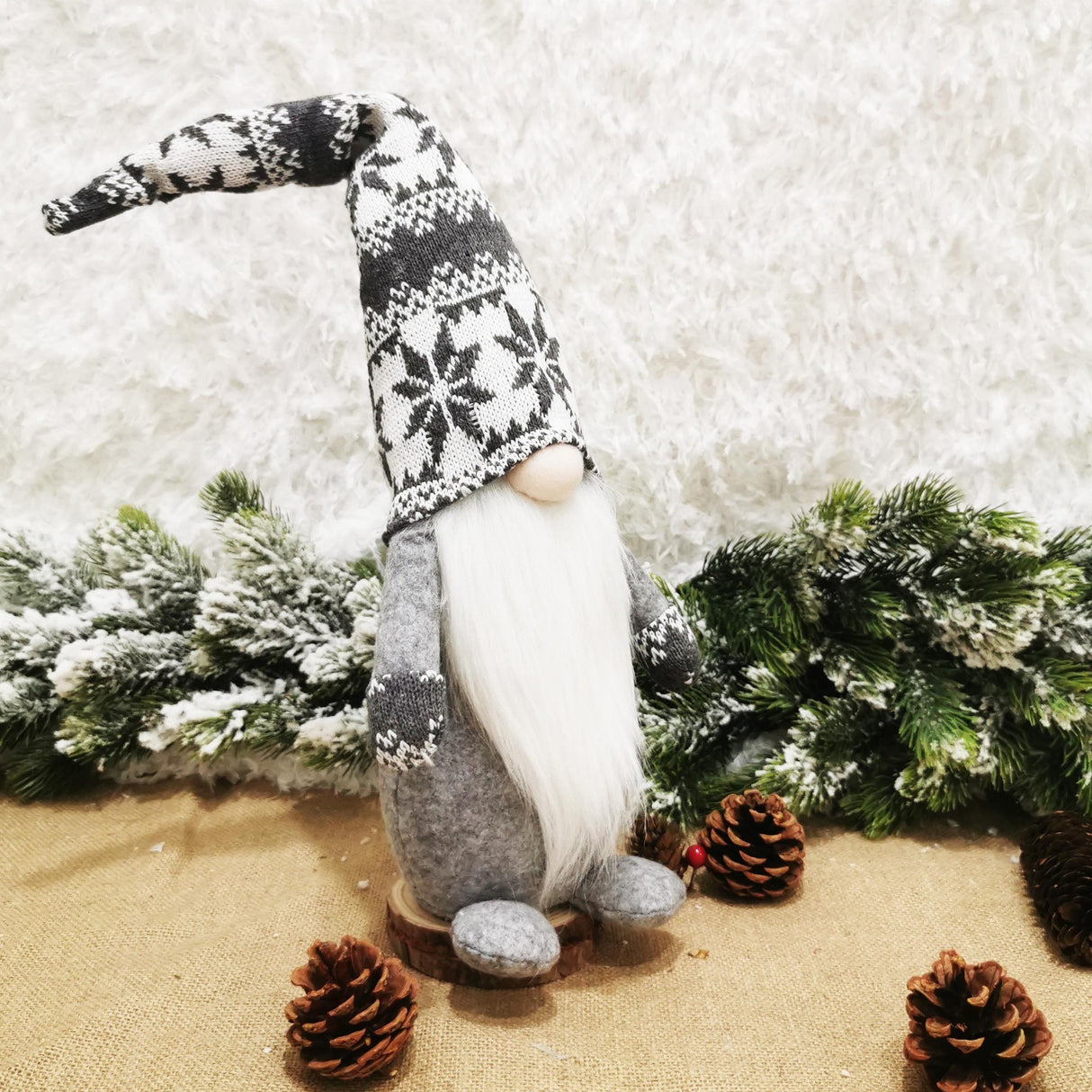 Figurina Decorativa, Pentru Craciun, Spiridus, Omul Padurii Cu Barba Lunga, Inaltime 47 Cm - vivimall.ro