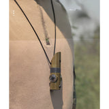 Kit supravieturie Vivimall, Fluier multifunctional 7 in 1, pentru drumetii, hiking, lupa, fluier, termometru, depozitare pastile, busola, din material ABS, cu snur,  9,7 x 2,8 cm, verde - vivimall.ro