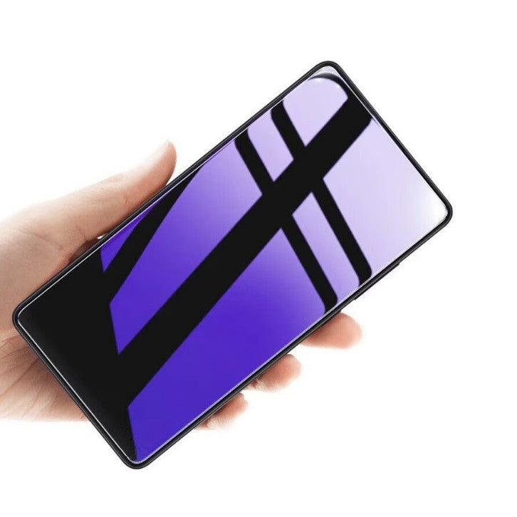 Folie hidrogel iPhone 15 aplicată pe ecran, acoperire completă, unghi lateral – Vivimall