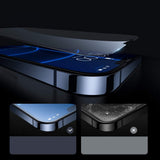 Folie protecție iPhone 15 Pro Max cu proprietăți anti-amprentă și hidrofobe, unghi lateral