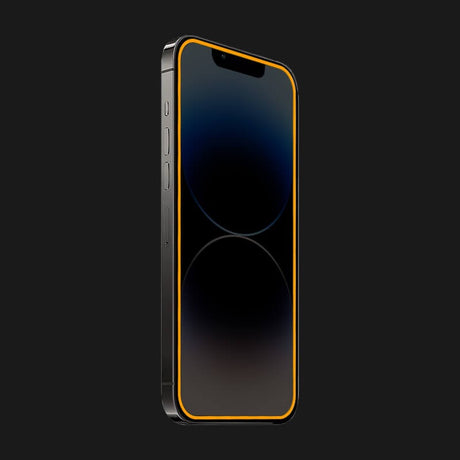 Folie iPhone 15 Luminous aplicată pe ecran, finisaj mat anti-amprentă, acoperire full screen