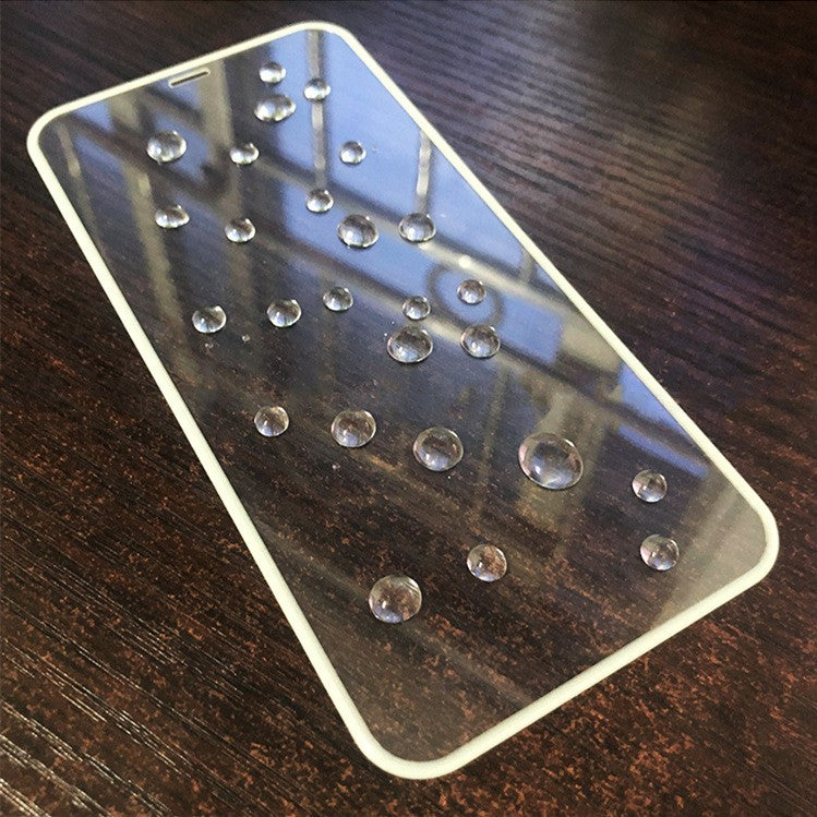 Folie iPhone 15 Luminous cu finisaj mat și margine neon silicon, detaliu margine fosforescentă