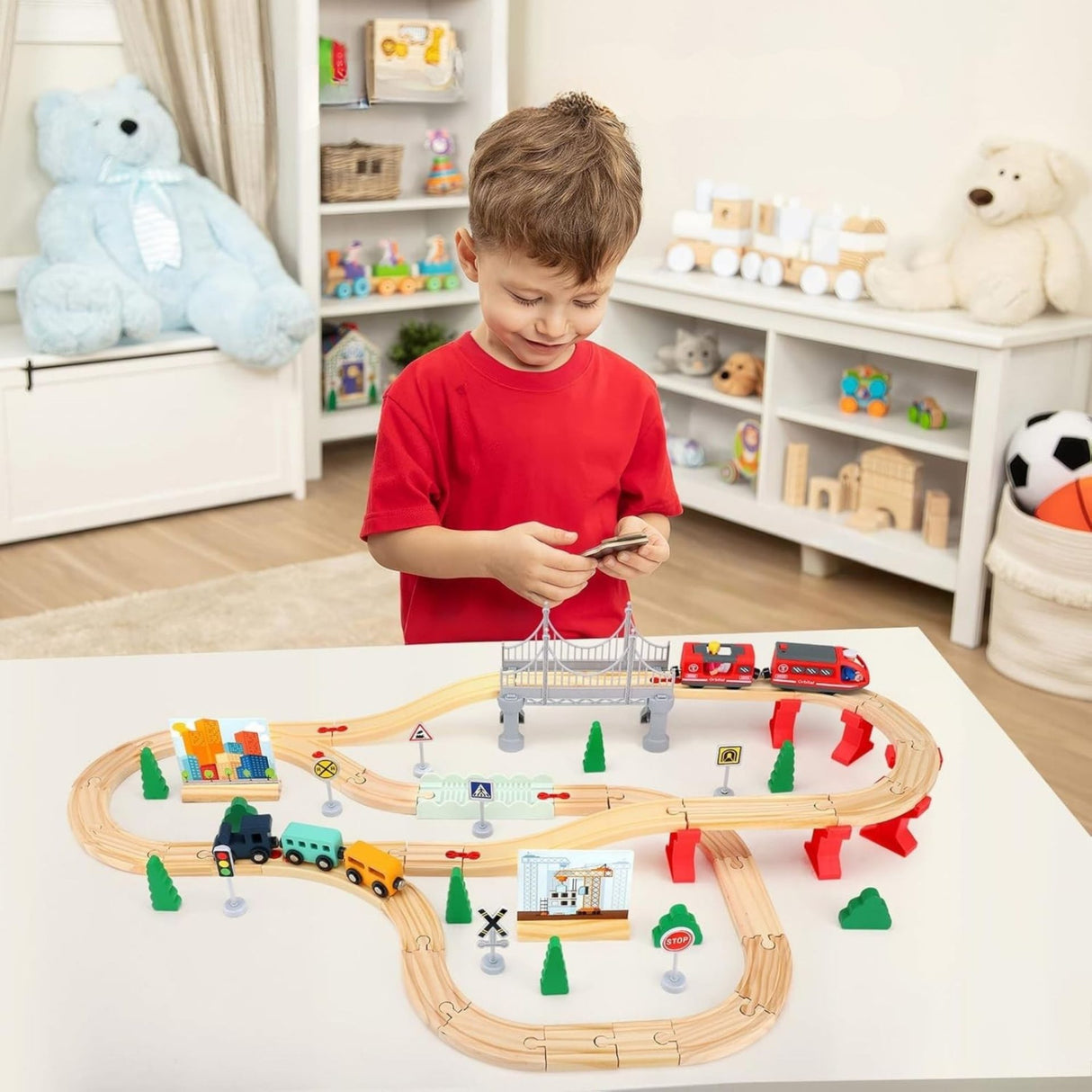 Conținut complet set trenulet lemn Flippy 72 piese: șine, pod, locomotivă electrică și accesorii multicolor