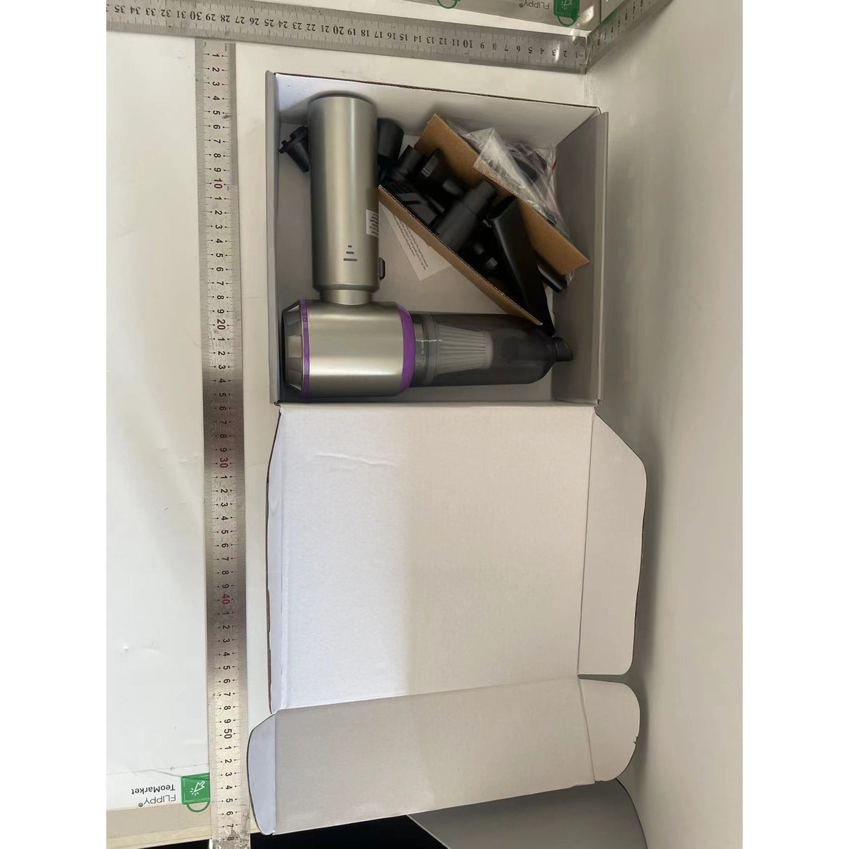 Aspirator Portabil Auto, Vivimall, pentru Casa si Masina, 3 Viteze, Incarcator Tip-C cu Incarcare Rapida, Tub Prelungitor, 2000mAh, 7 Capete de Aspirare si Suflare, 21x20x6.5 cm, Argintiu Mov - vivimall.ro