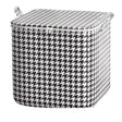 Cutie de Depozitare cu Fermoar, Vivimall, Pliabila, Maner Ranforsat, Fermoar Rezistent, pentru Haine, Paturi, Plapumi, Perne, Lenjerii de Pat, Jucarii, 80 Litri, in Carouri, Alb-Negru - vivimall.ro
