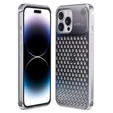 Husă aluminiu iPhone 15 Pro Max argintiu montată pe telefon, profil lateral stânga