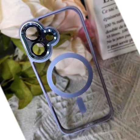 Husă MagSafe iPhone 16 mov transparent, detaliu magnet încorporat și buză ridicată cameră