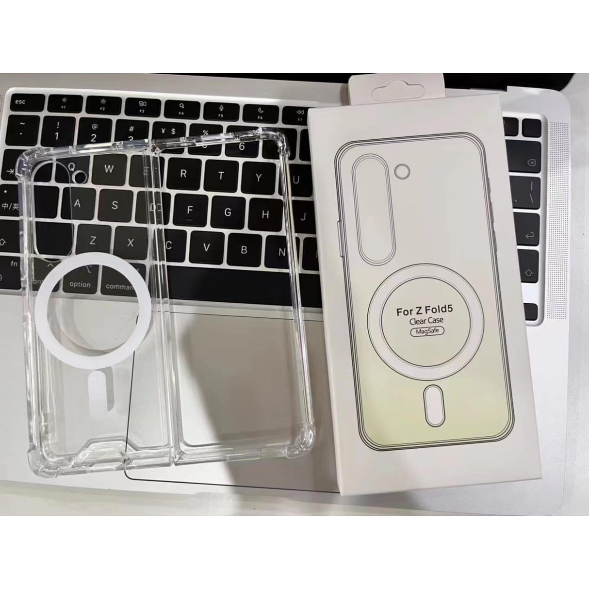 Husă rigidă transparentă Samsung Z Fold 5 compatibilă MagSafe, vedere laterală profil