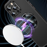 Detaliu magneti MagSafe husă iPhone 15 Pro Max metal negru metalizat