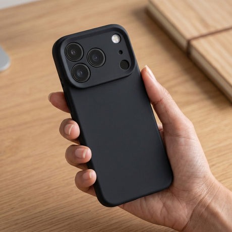 Husă Flippy iPhone 17 Pro Max negru, detaliu interior microfibră anti-zgârieturi