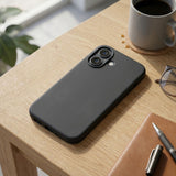 Husă Flippy iPhone 17 negru montată pe telefon, decupaje precise pentru cameră și butoane