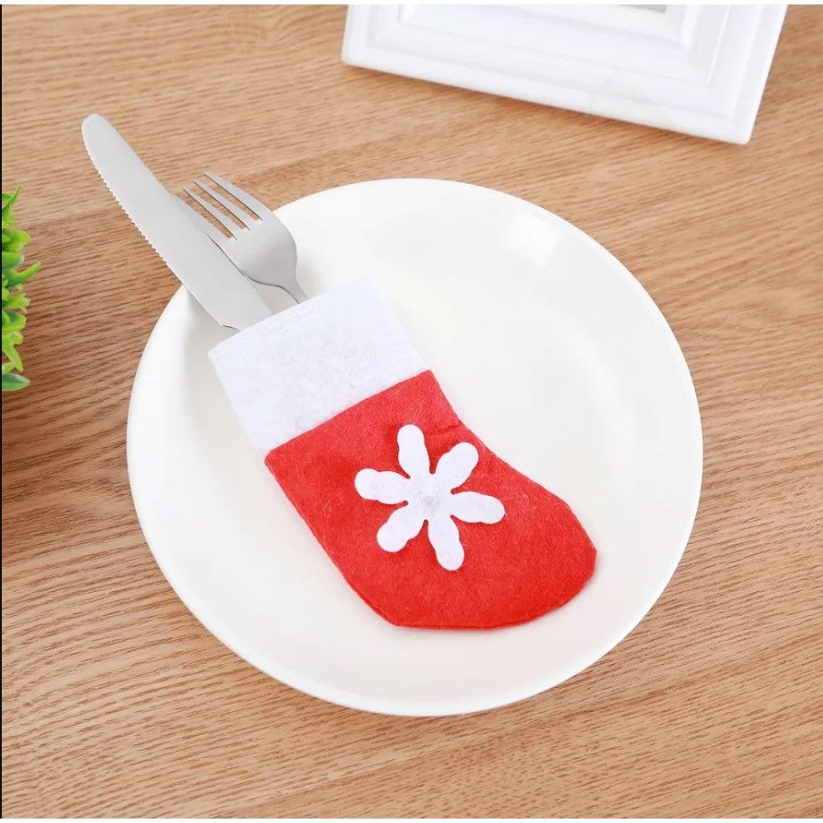 Husa decorativa festiva pentru 3 tacamuri Flippy, model soseata cu fulg, material textil si poliester, 14 x 8 cm, rosu - vivimall.ro