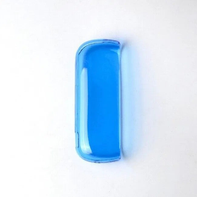 Husă IQOS Iluma albastru transparent montată pe dispozitiv, protecție anti-șoc și anti-zgârieturi