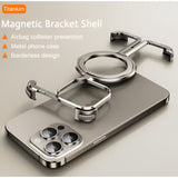 Husă MagSafe metalică iPhone 15 Pro în uz, funcție incarcare wireless demonstrată
