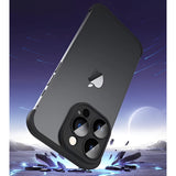 Husă metalică edgeless iPhone 15 Pro, toate cele trei componente afișate separat pe fond alb
