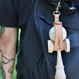 Husa pentru Kendama, Vivimall, Husa de Depozitare pentru Kendama, din Piele Ecologica, Catarama cu Agatare pentru Transportare, Model Breloc Simplu, 19.5 x 2.5 cm, Apricot - vivimall.ro