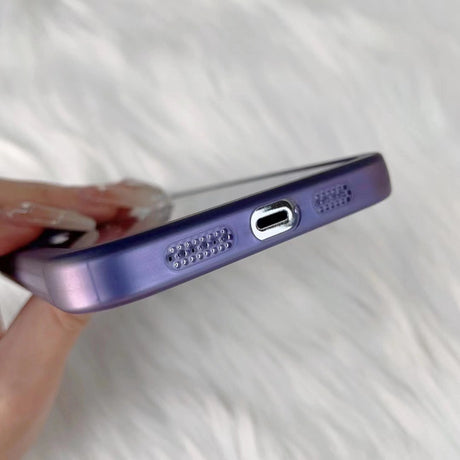Detaliu magneți integrați husă MagSafe TPU mov iPhone 14 Pro, aliniere precisă MagSafe