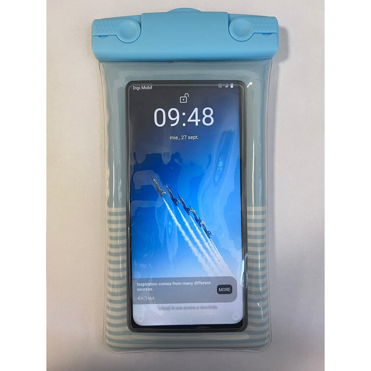 Husa subacvatica Cushion Waterproof Flippy, Snowproof, Universala, Dungata, cu Snur, pentru telefon sau documente, Bleu - vivimall.ro