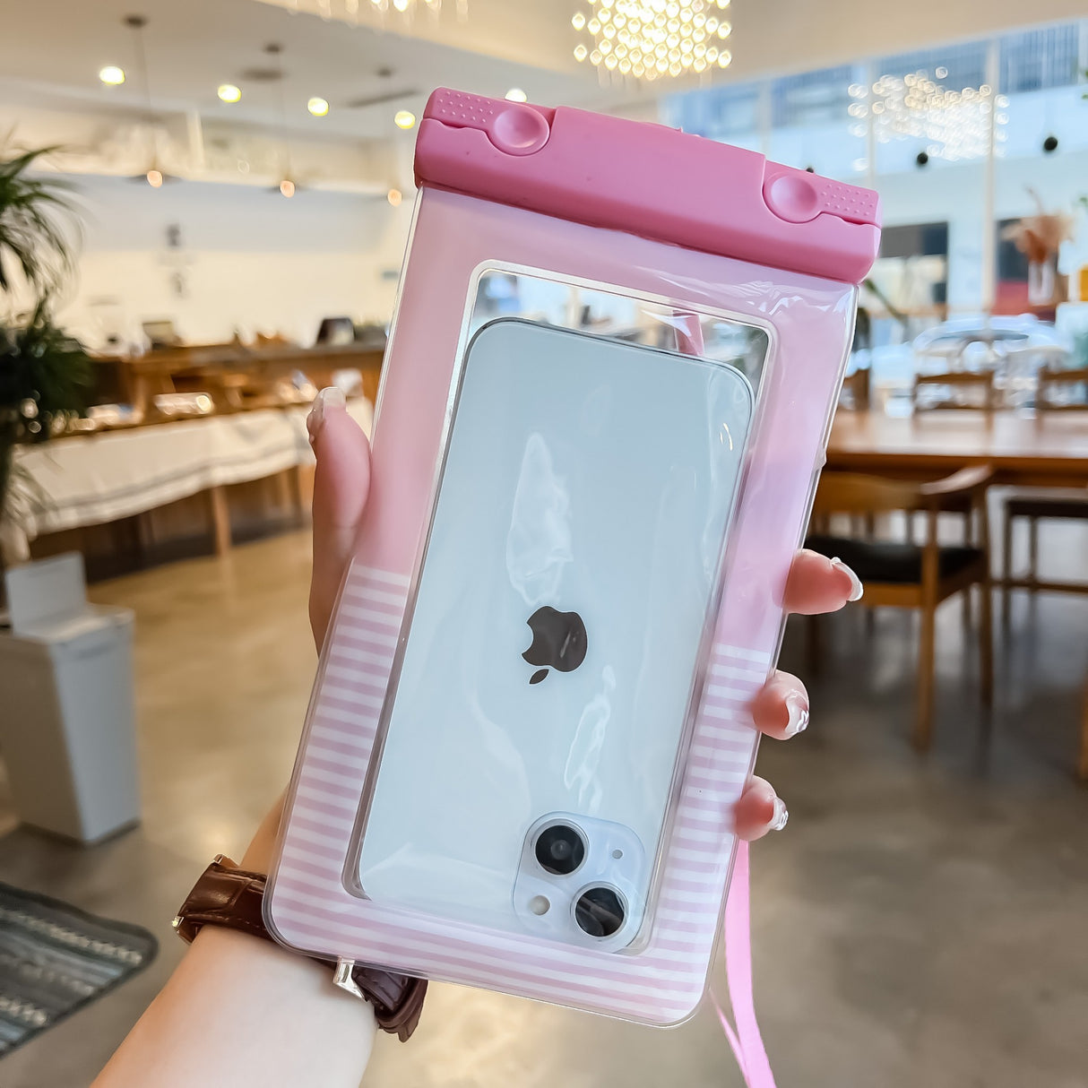 Husa subacvatica Cushion Waterproof Flippy, Snowproof, Universala, Dungata, cu Snur, pentru telefon sau documente, Roz - vivimall.ro